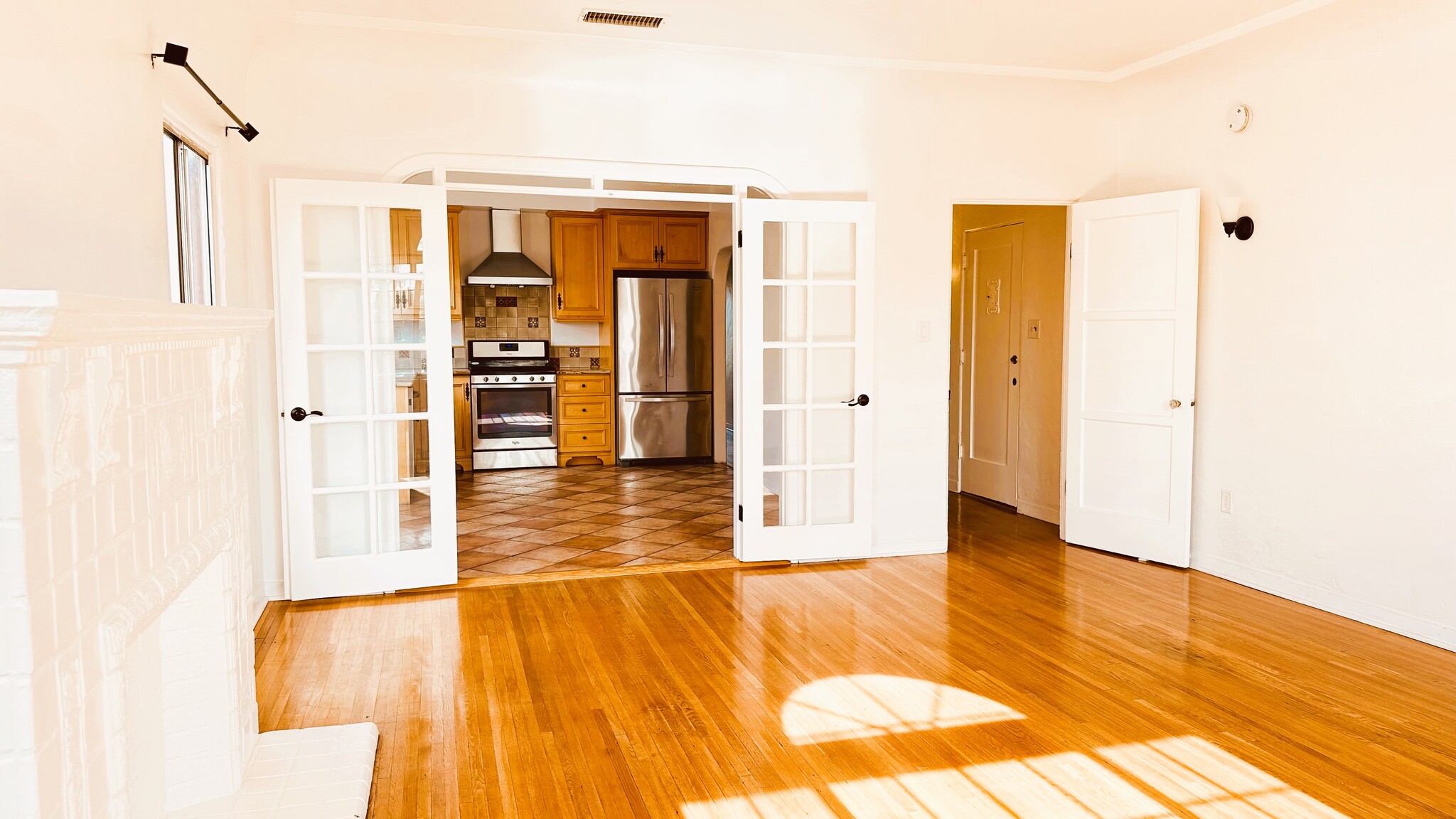 Building Photo - 1609 1/2 S Sierra Bonita Ave