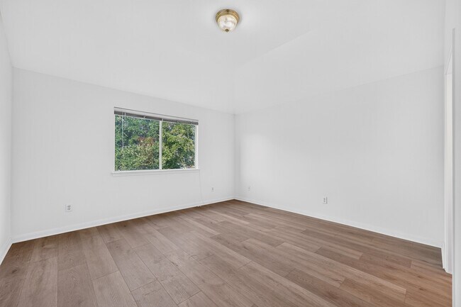 Building Photo - 1727 Emma Cove Ct