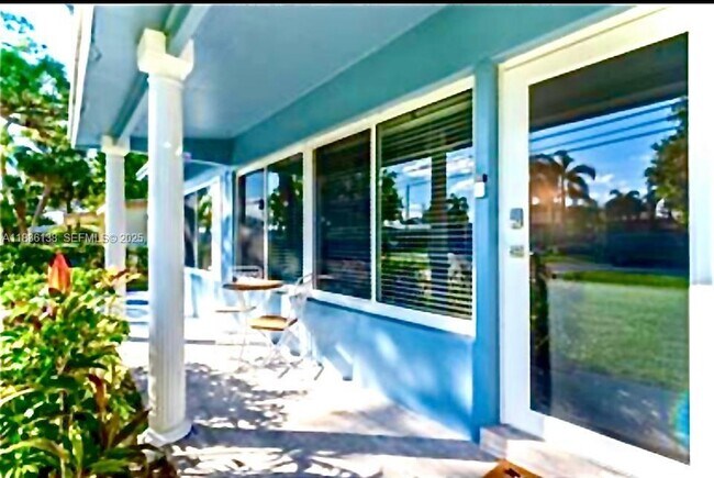 Building Photo - 2233 SE 13th St