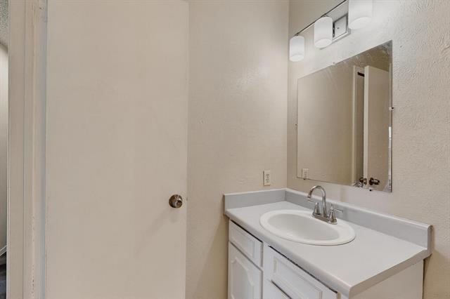 Building Photo - 1405 Aldenwood Dr