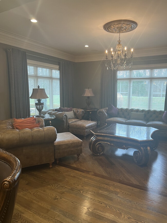 Building Photo - 9020 Whisperinghill Dr