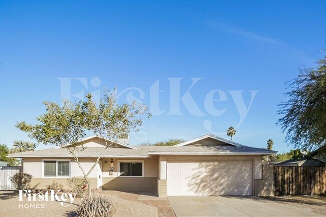 Primary Photo - 402 E Dunbar Dr