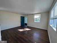 Building Photo - 5812 N 2nd St