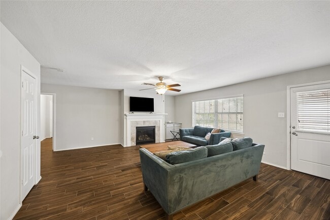 Building Photo - 5402 Queensloch Dr