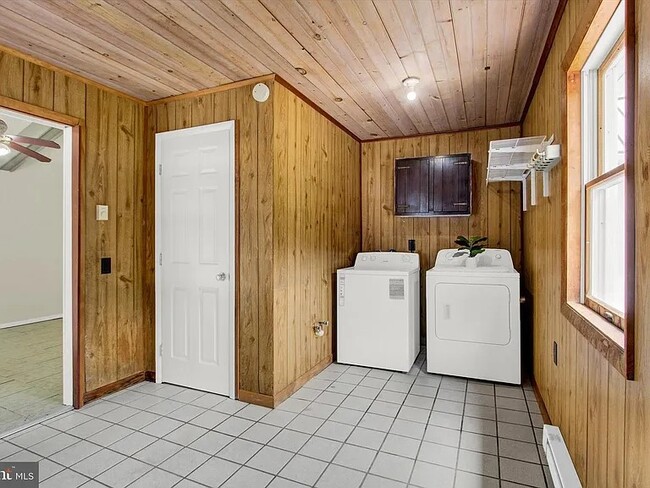 HALF BATH & LAUNDRY ROOM - 444 Bendersville Wenksville Rd