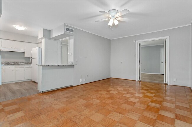 Building Photo - 6007 Sandhurst Ln