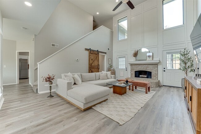 Building Photo - 6801 Alissa Dr