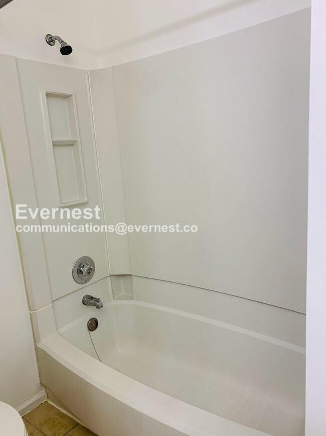 Building Photo - 8627 Reinecke Ct