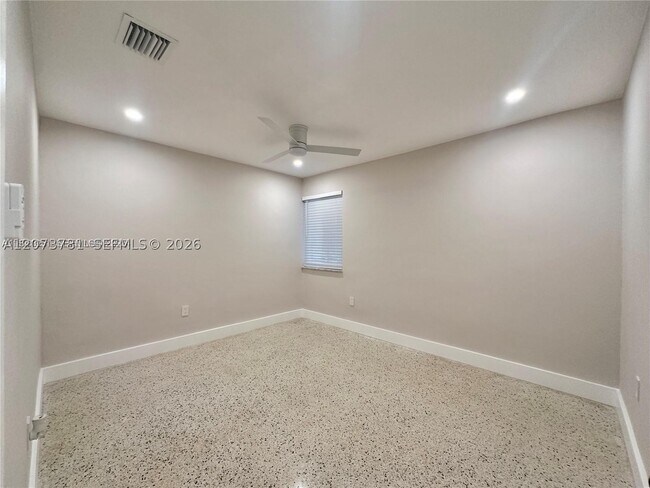 Building Photo - 10300 NW 35th Pl