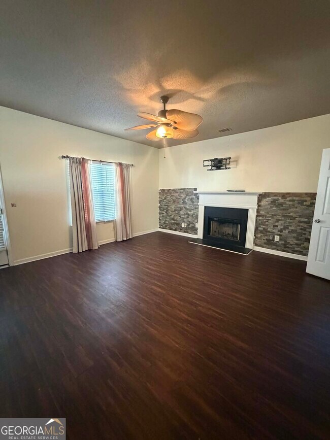 Building Photo - 2890 Duncan Pl