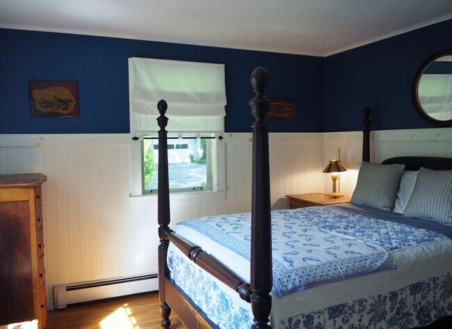 Building Photo - 40 Maidstone Ave