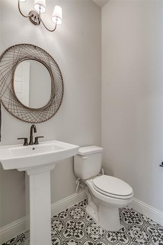 Building Photo - 6334 Oakbend Cir