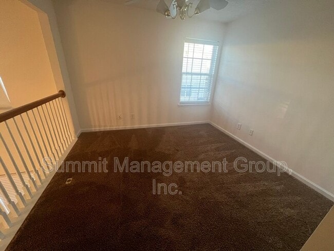 Building Photo - 2810 Lakeside Cir