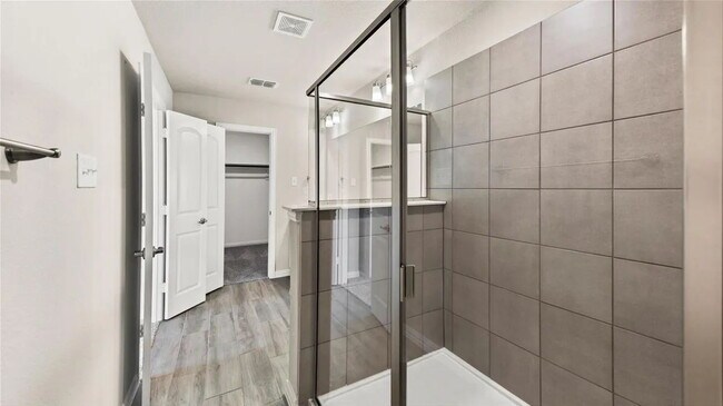 Building Photo - Ready to lease 3 Beds, 2.5 baths Townhome in the Community of Cloverleaf Crossing in Mesquite, TX.