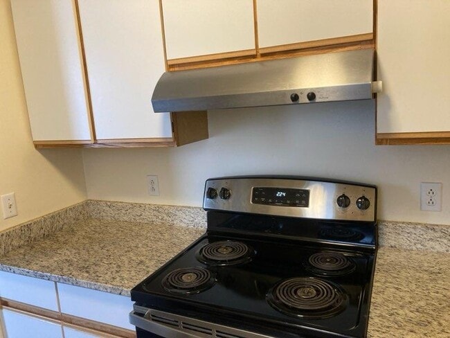 Building Photo - 2220 Jackson St