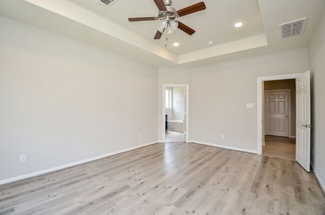 Building Photo - 24918 Meadowthorn Crest Ln