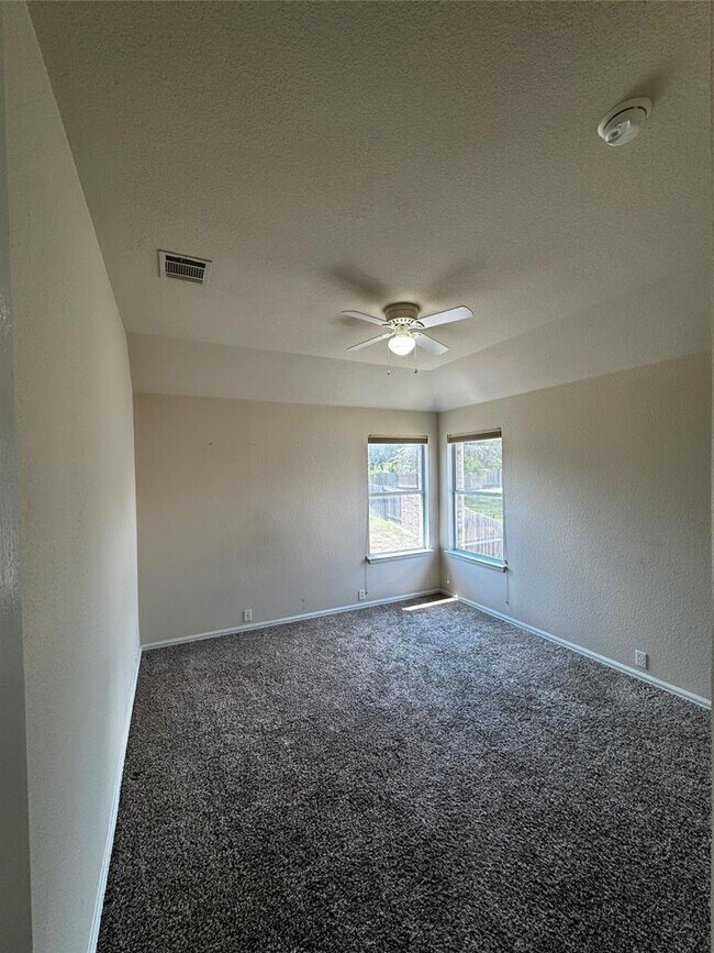 Building Photo - 301 Winecup Way