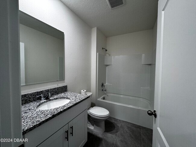 Building Photo - 2790 Fermoy Dr