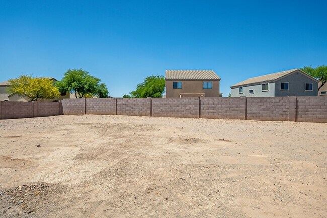 Building Photo - 4 Bedroom home for rent