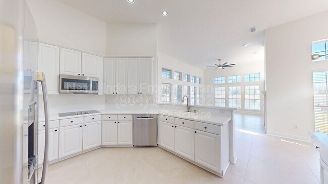 Building Photo - 10061 Vineyard Lake Rd E