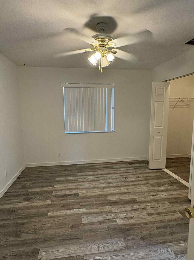 Building Photo - **Coming Soon** 2/2.5 Townhomes for Rent in Fort Myers