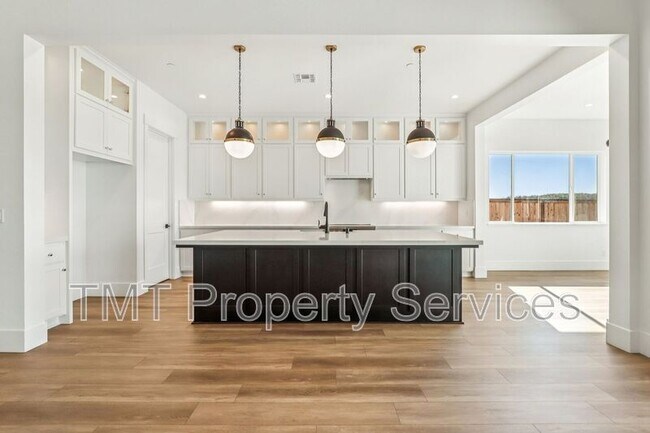 Building Photo - 1007 Bridger Dr