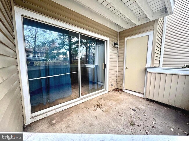 Building Photo - 18237 Swiss Cir