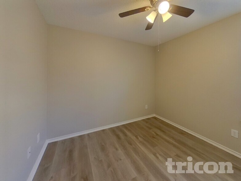 Building Photo - 10100 Chapel Oak Trail