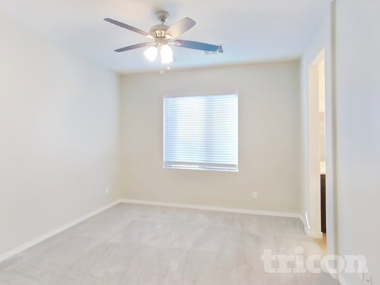 Building Photo - 723 W Dana Dr