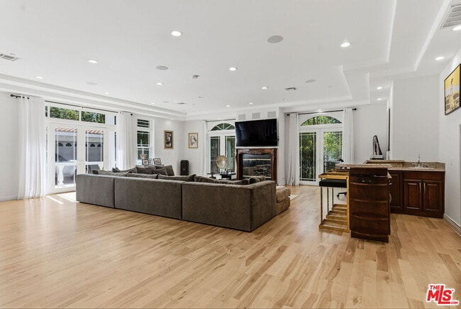 Building Photo - 23135 Dolorosa St