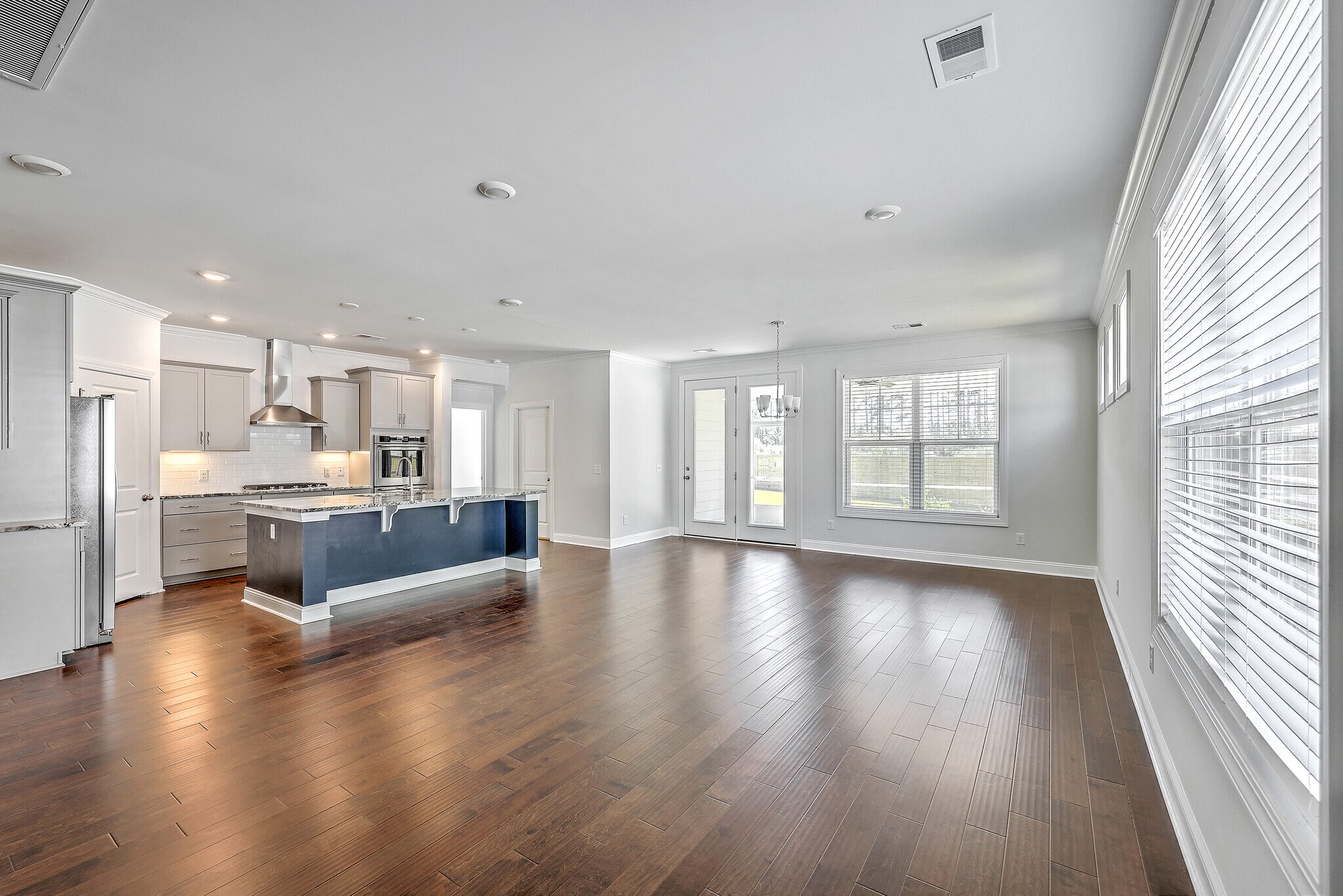 Building Photo - 316 Long Pier St