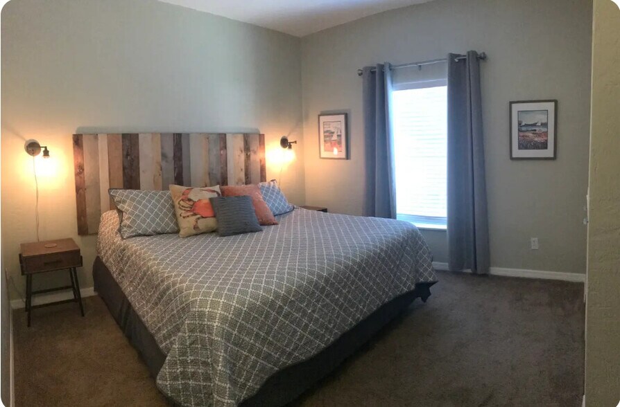 Building Photo - 313 Faulkner St