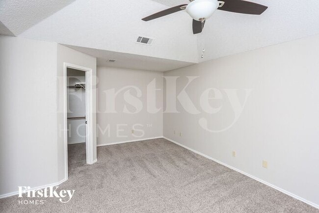 Building Photo - 928 Micarta Dr