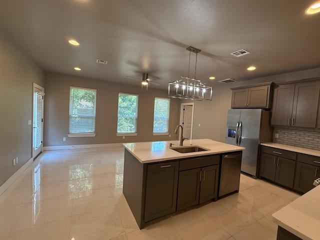 Building Photo - 600 Abadan Dr