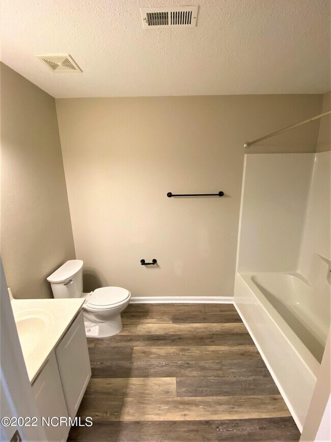 Building Photo - 2119 Hurt Dr