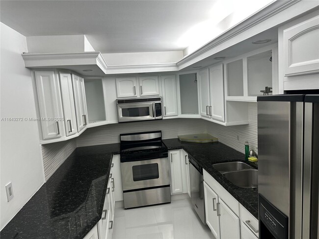 Building Photo - 2851 S Ocean Blvd