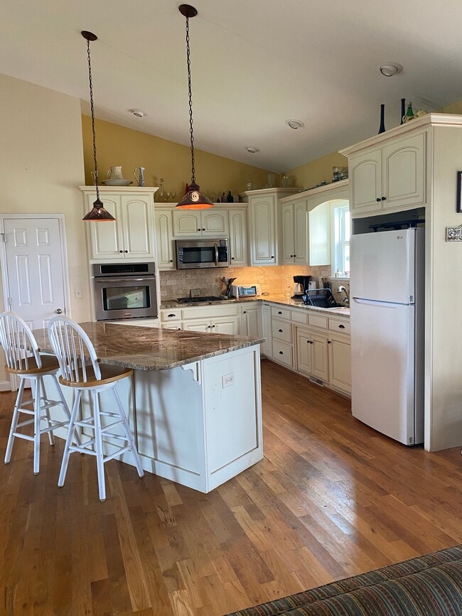 Building Photo - 149 Bowen Farm Rd