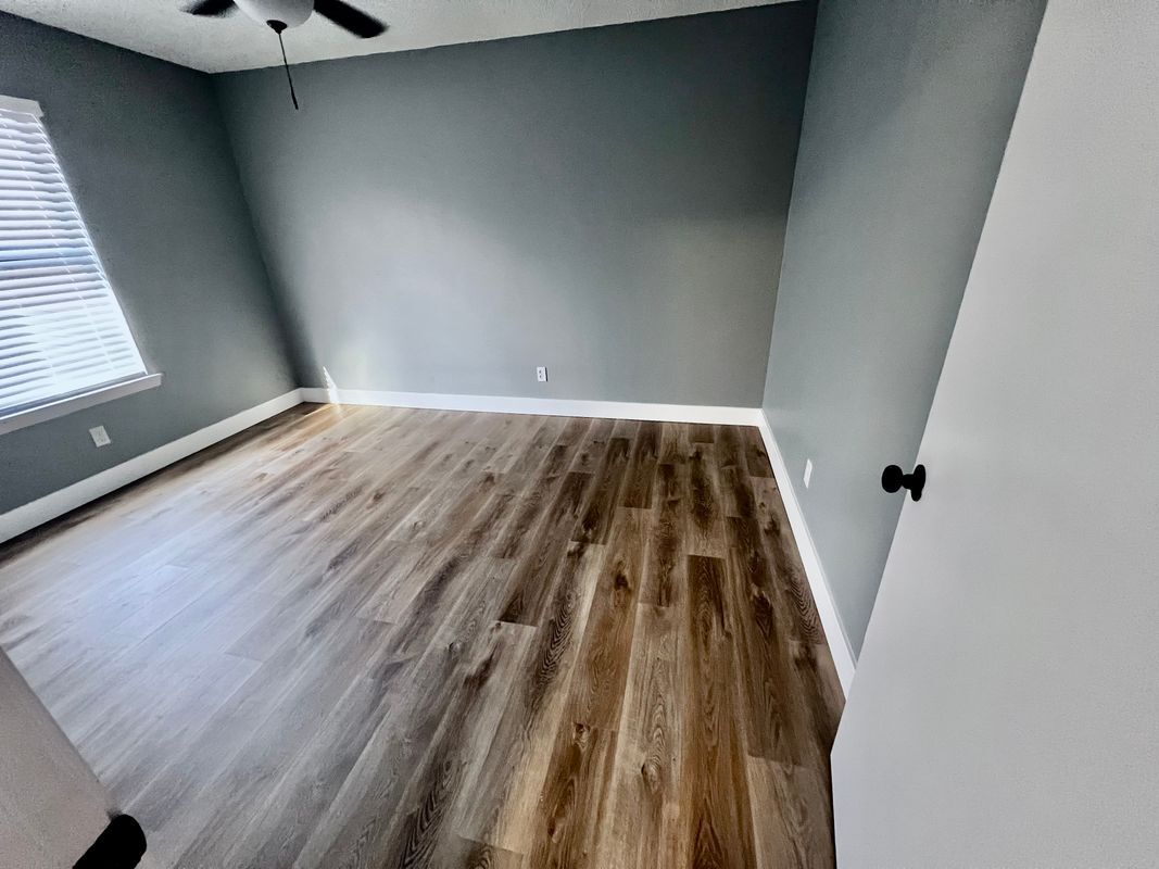 Building Photo - 525 N Betty Jo Dr