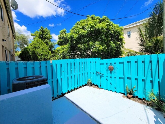 Building Photo - 483 NW 84th Ln