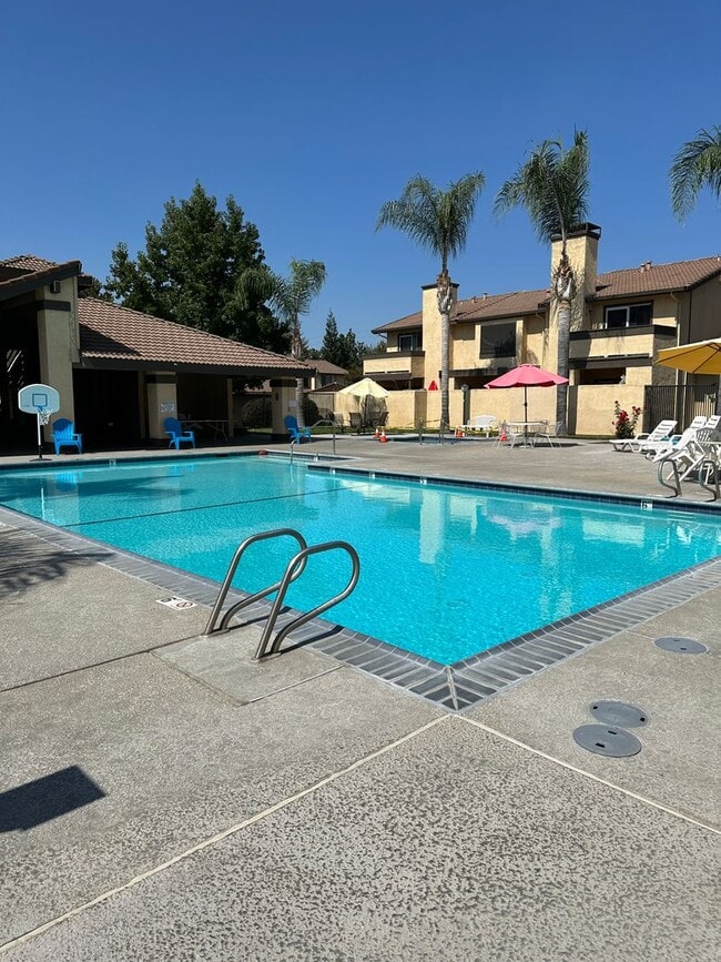 Building Photo - Stunning Condo in Turlock available for im...