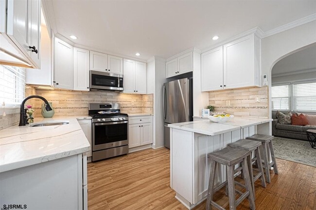 Building Photo - 112 N Argyle Ave