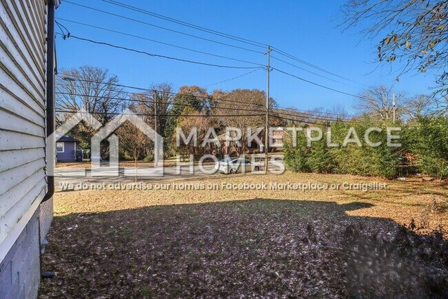 Building Photo - 2984 Semmes St