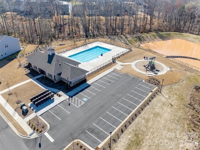 Building Photo - 807 Gable Oak Ln