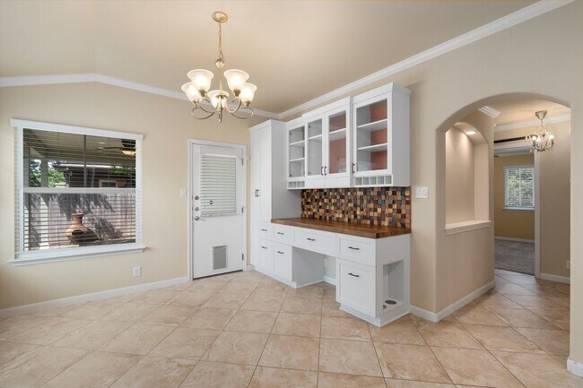 Building Photo - 8600 Harrier Dr