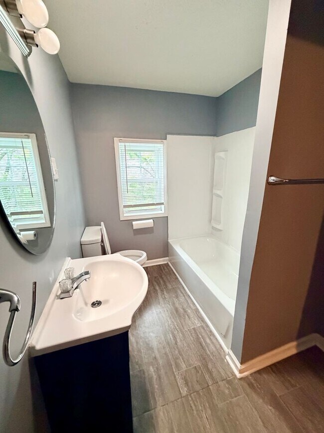 Building Photo - 268 E Loudon Ave