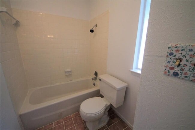 Building Photo - 13320 Water Oak Ln
