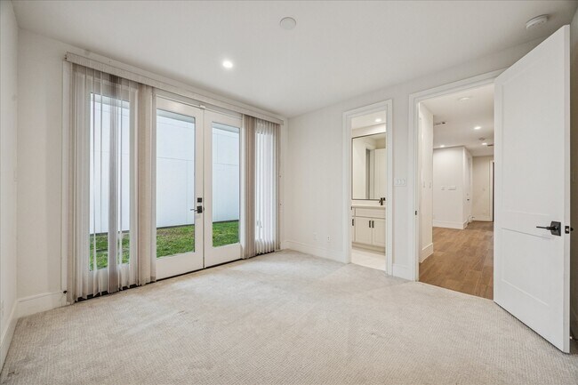 Building Photo - 1659 Bingle Rd