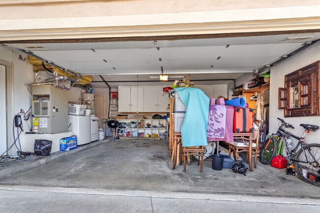 Building Photo - 4386 Willow Glen St