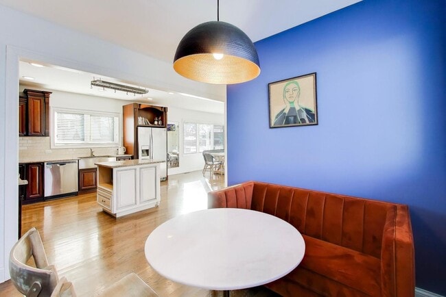 Building Photo - 229 N Myrtle Ave