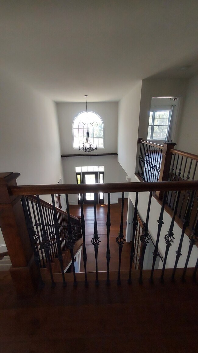 Building Photo - 1295 Needham Cir E